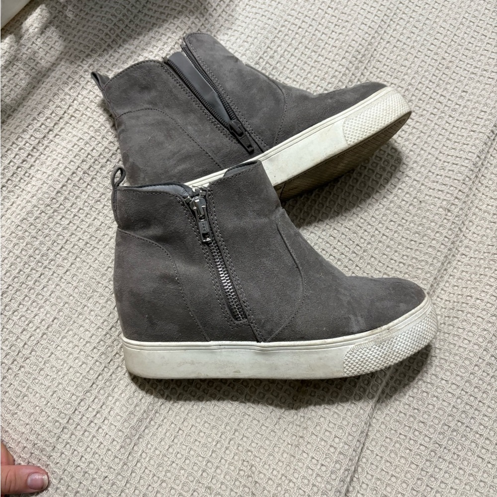 Francesca’s Nelly Sneakers